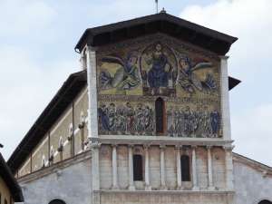 Xtrallusion photo gallery of Italy. Photos, pictures, images and photographs of the Italian Rivieras, the Italian Lakes, the Italian Alps, the Cinque Terre, the Amalfi coast and some of the most beautiful corners of Italy. Plus photos of Italian cities such as Pisa, Milan, Genoa and Rome.